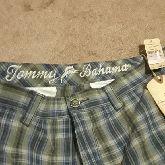 Tommy Bahama Plaid shorts - Picture 2 of 5
